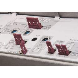 Triax GPV 950 Amplificador de distribución 85...1006MHz alimentado a red. Triax 323170